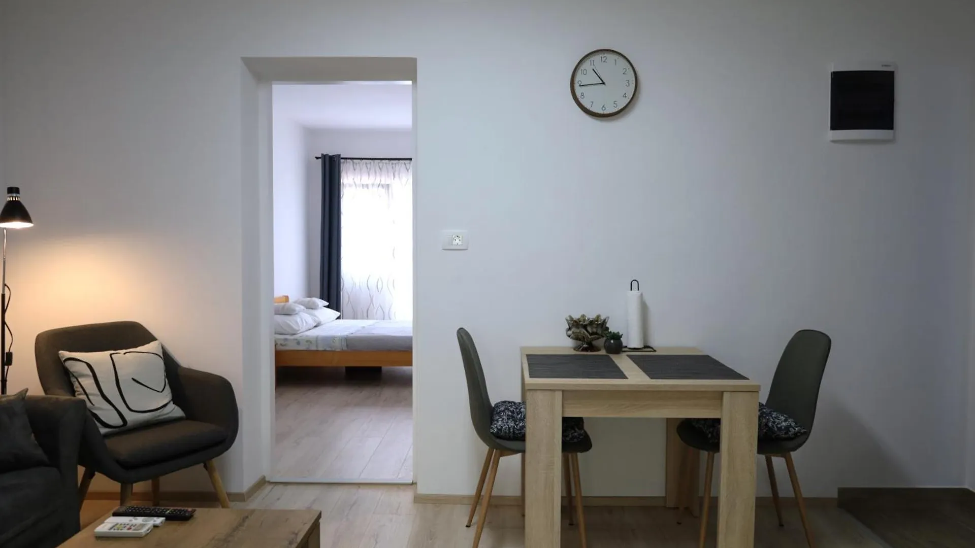 Ana House With Apartments Umag